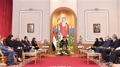 البابا تواضروس يستقبل وفدًا من أعضاء مجلس الشيوخ