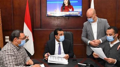 حازم عمر يترأس غرفة العمليات المركزية بديوان محافظة قنا