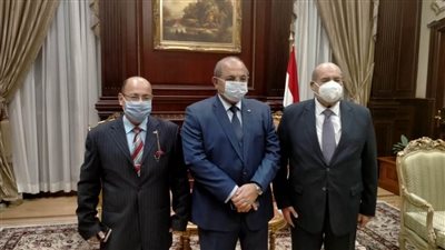 رئيس الشيوخ يشيد باللجنة الأولمبية.. مؤثرة وتعد حلقة وصل بين مصر والرياضة العالمية