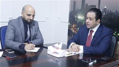 علاء عابد يقتحم 