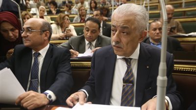 انطلاق الجلسة العامة للبرلمان بحضور وزير التربية والتعليم..وطارق شوقي يوزع فلاشات علي النواب