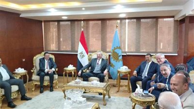 محافظ الغربية يستقبل وفد زراعة البرلمان .. والحصرى: مصانع الغزل والنسيج تشهد طفرة كبيرة