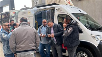 لليوم الخامس على التوالي .. أهالي محافظة بورسعيد يتوجهون إلى الشهر العقاري لتحرير توكيلات لحزب الجبهة الوطنية 