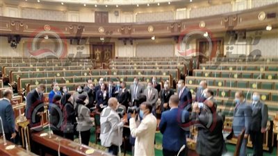 فيديو...المستشار محمود فوزي يصطحب نواب تنسيقية شباب الأحزاب والسياسيين بجولة في قاعة البرلمان