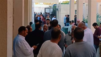 زحام كبير على سفارة مصر بقطر في اليوم الثاني للتصويت بانتخابات مجلس النواب