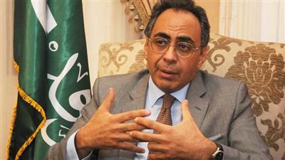 سري الدين يرفع شعار 