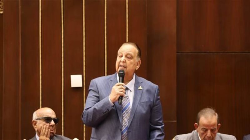 الدكتور نبيل دعبس