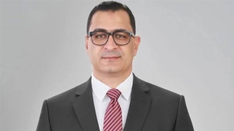 النائب محمود طاهر